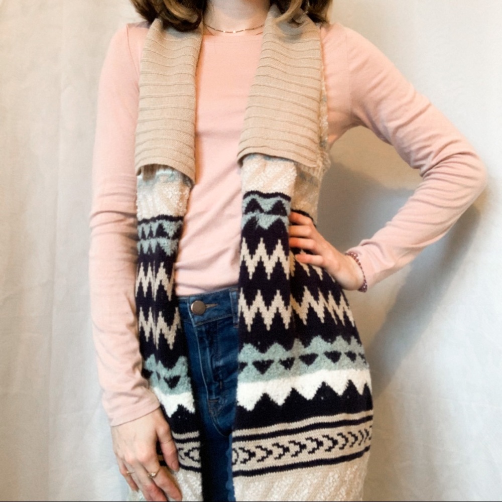 Chico’s knit sleeveless open sweater vest